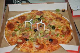 快來銘洋宇通吃Pizza啦！